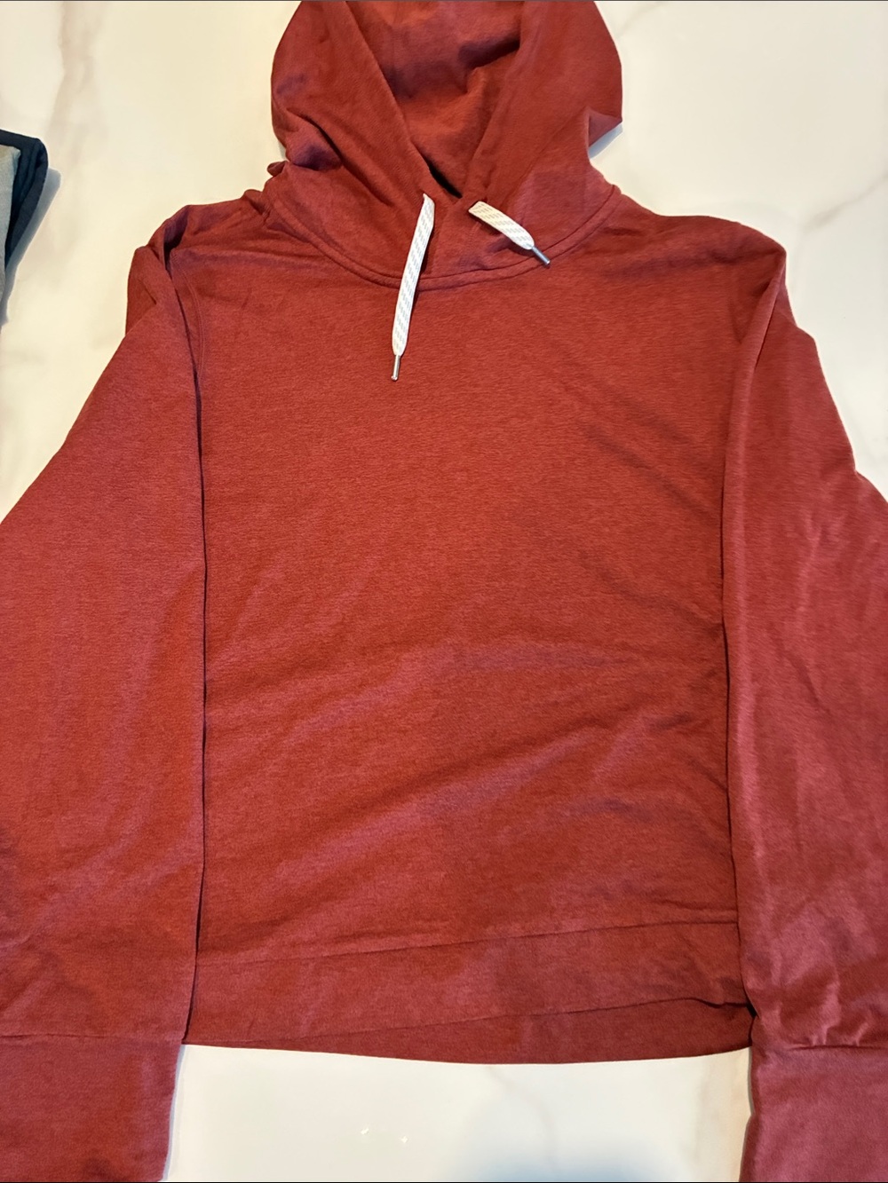 Vuori women’s  Lightweight Hoodie in Brick Red size large